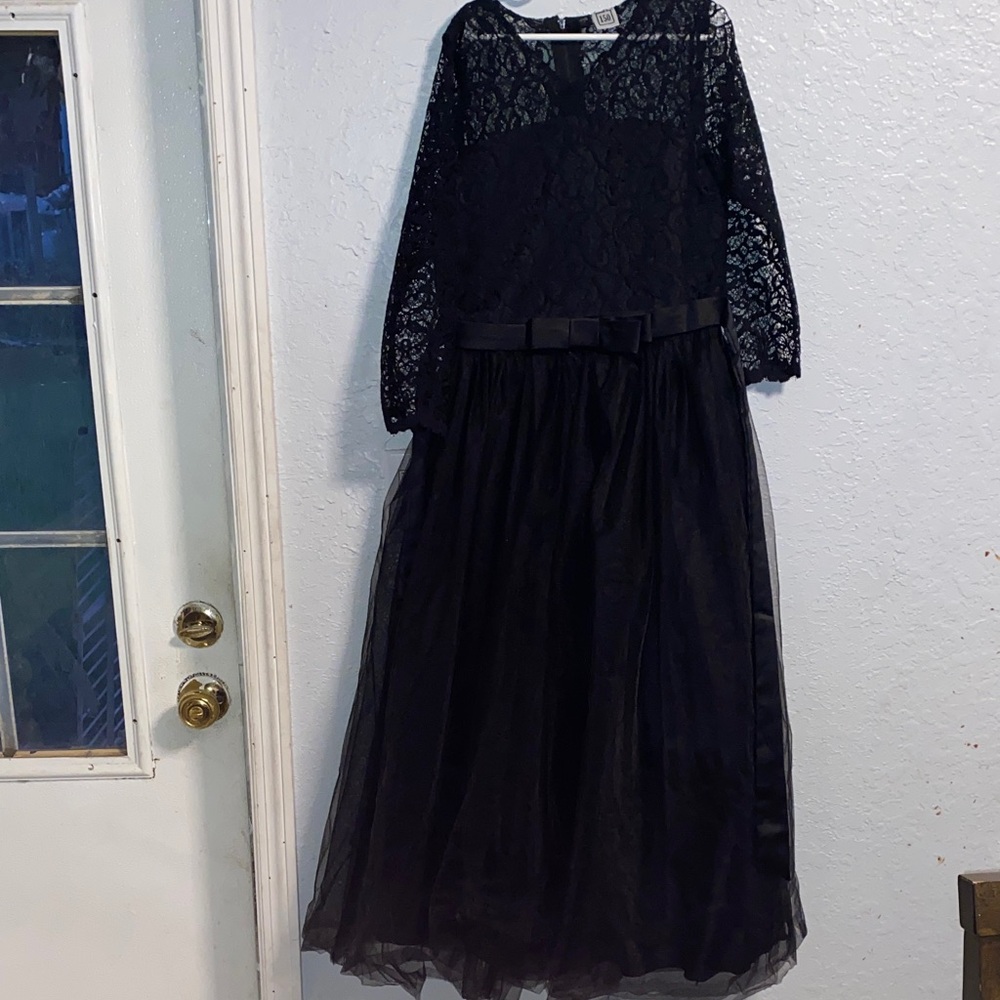 Elegant Black Lace Dress
